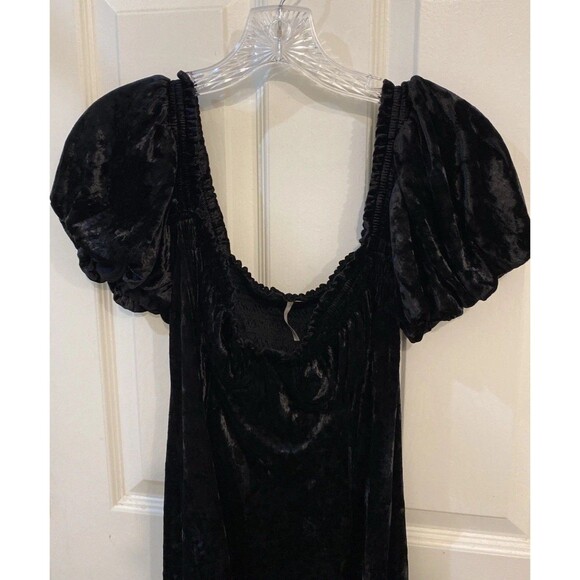 FREE PEOPLE Parisian nights black velvet mini Dress Size 2  Short Sleeve - Picture 7 of 11